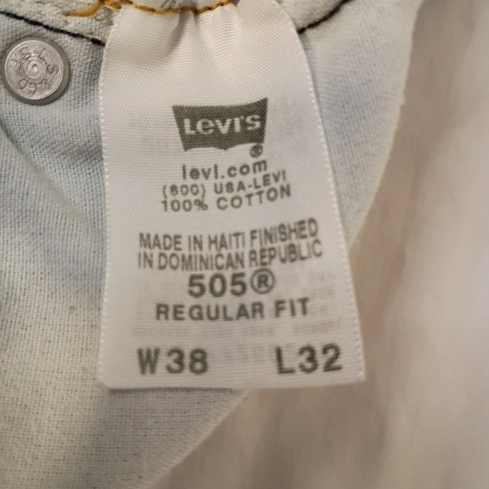 Levis 505 Regular Fit Straight 38 (36) x 32 (30) Light Wash Denim Blue Jeans Zip